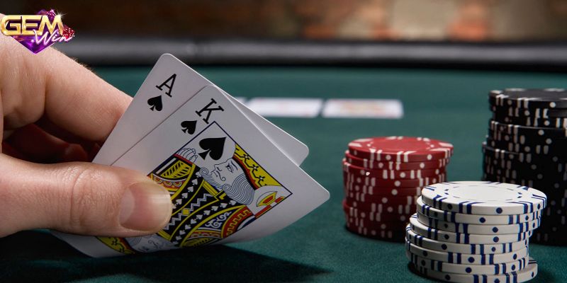 Nhiều lựa chọn hấp dẫn khi anh em chơi poker tại Mayclub