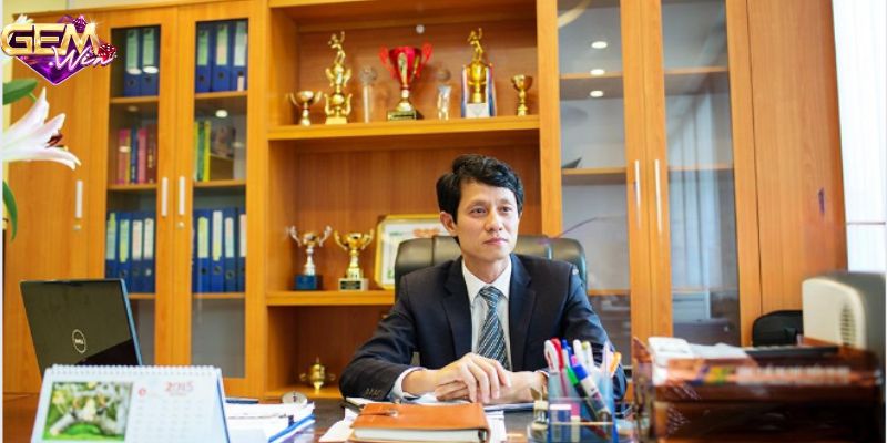 Đôi nét về tiểu sử tác giả Mai Việt Hoàng